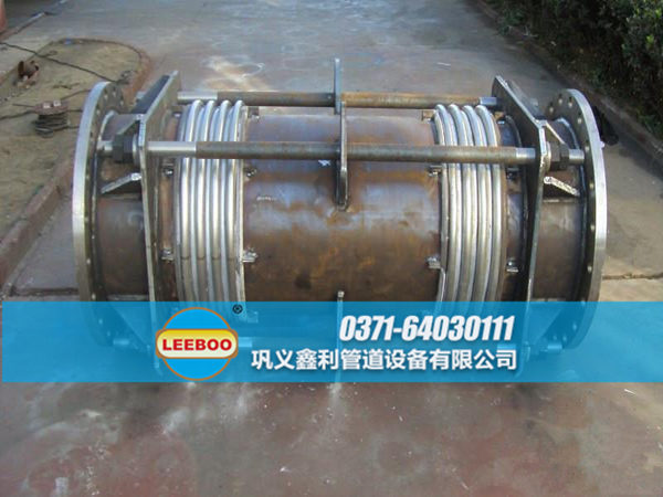 未噴漆的大拉桿橫向波紋<a href=http://www.coirsubstrate.com target=_blank class=infotextkey>補(bǔ)償器</a>